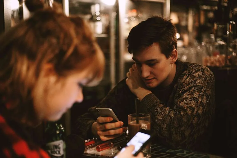 people-on-phone