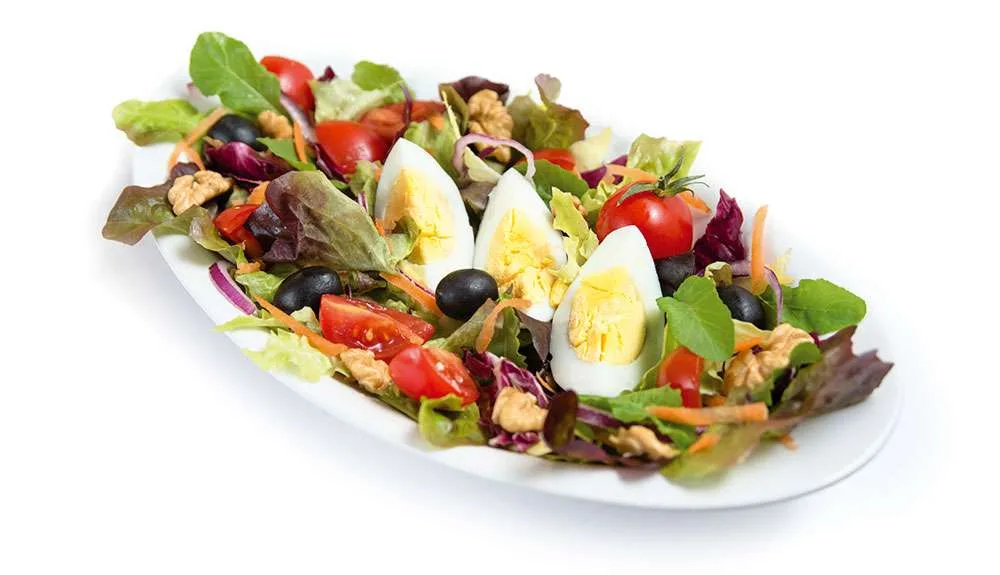 salad white background