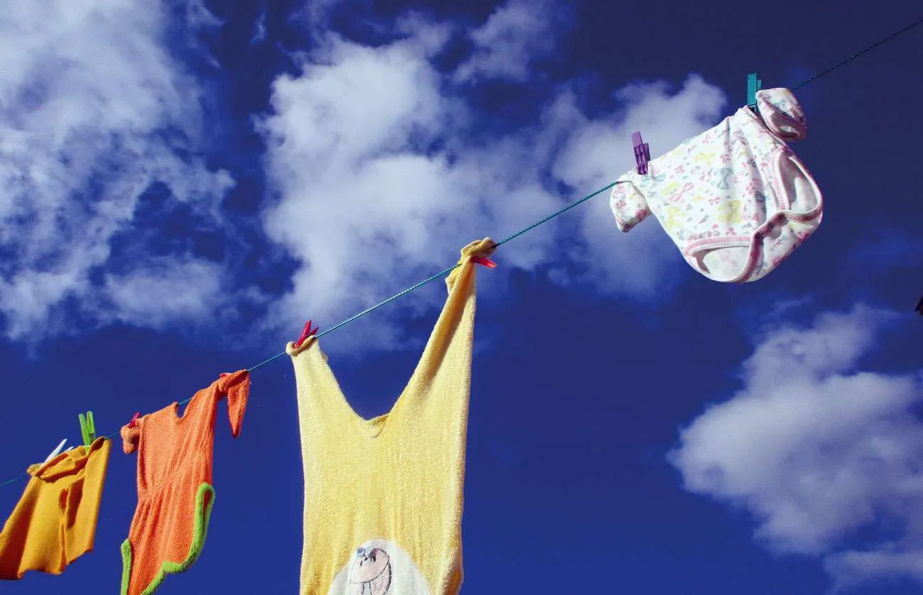 clothes line 2205055