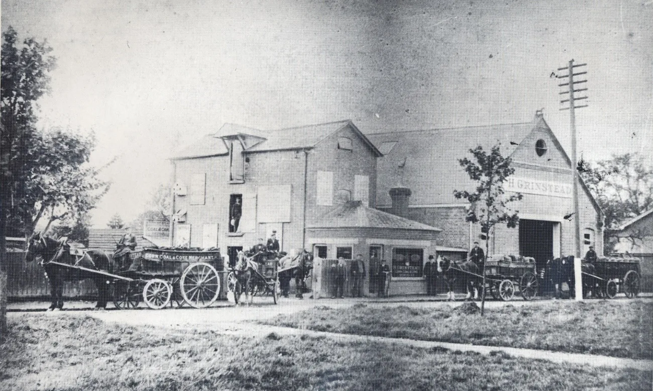 Weller Bros ran this corn and coal store near the railway station by 1909