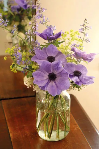 JAM JAR FLOWERS