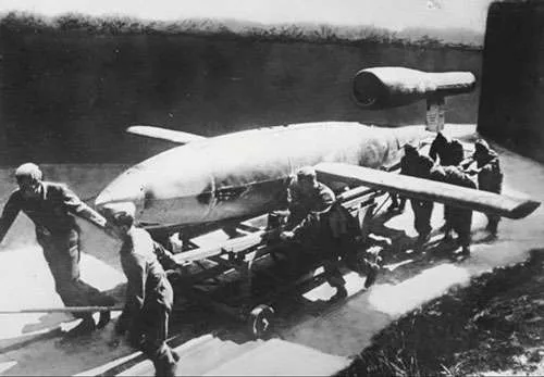 A German crew wheeling out a V 1 rocket