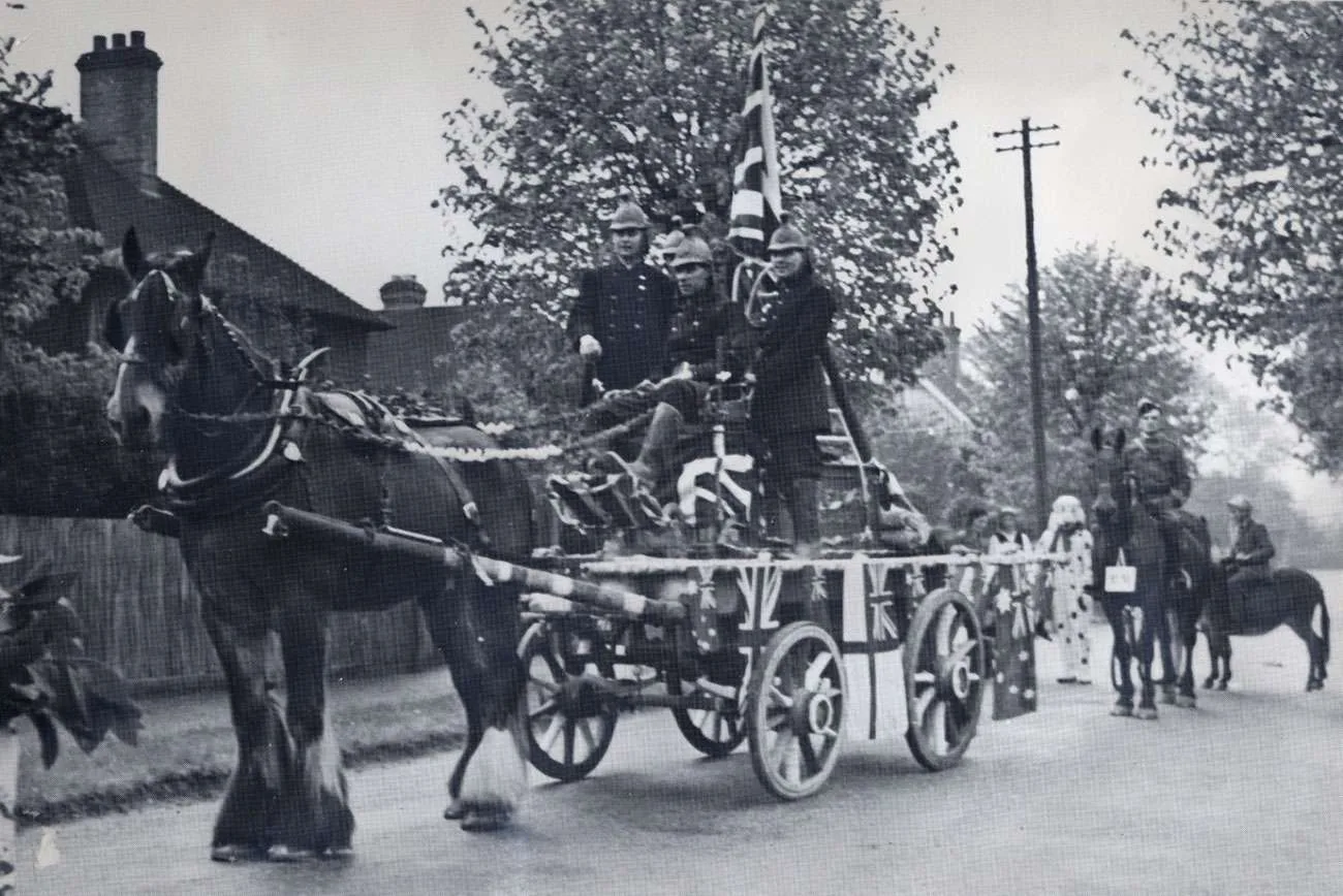 Old fire appliance displayed at Cranleigh Carnival, 1930