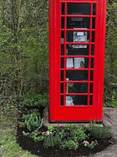 Phone Box 6