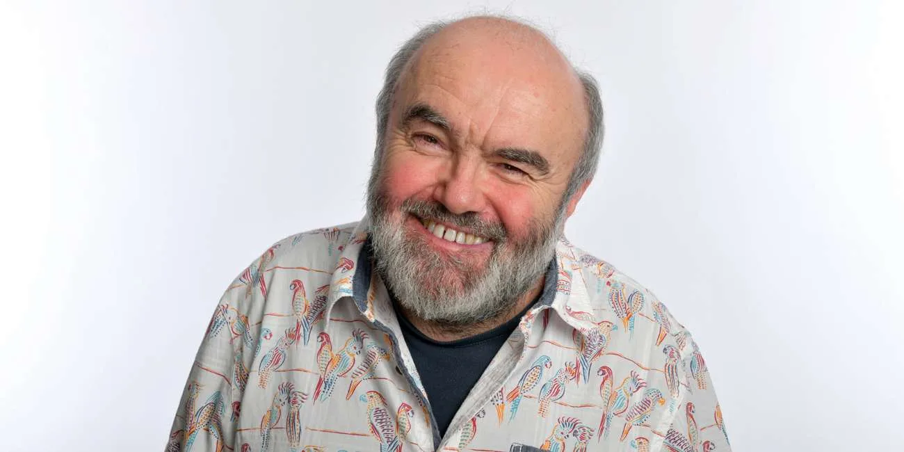 Andy Hamilton website image e1619685871331