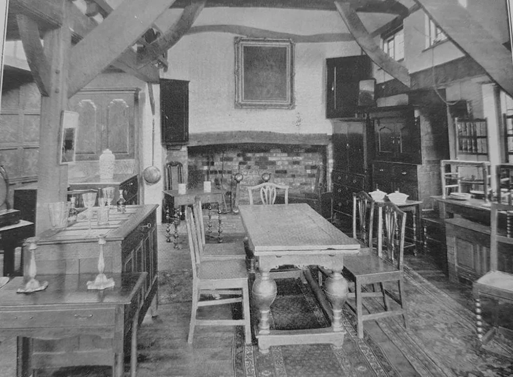 Cromwell cottage inside