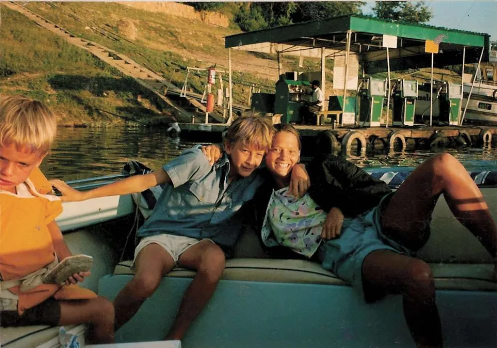 1993 kariba jame and tam boat