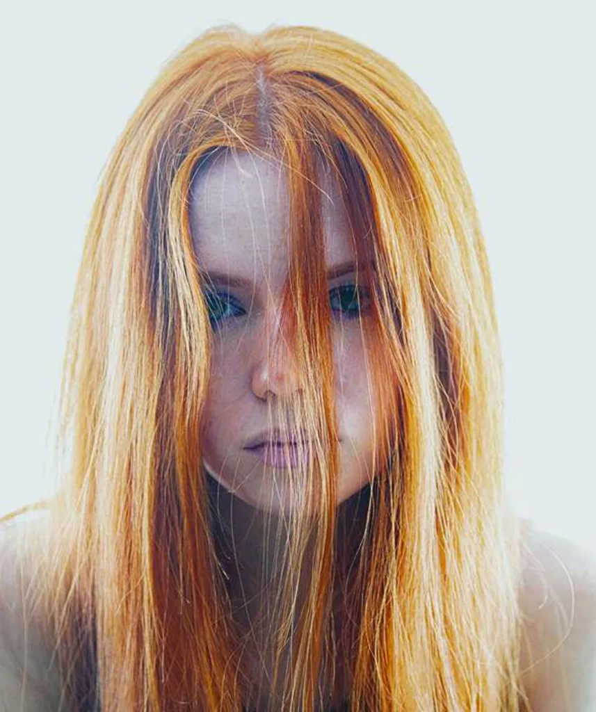 WOMAN