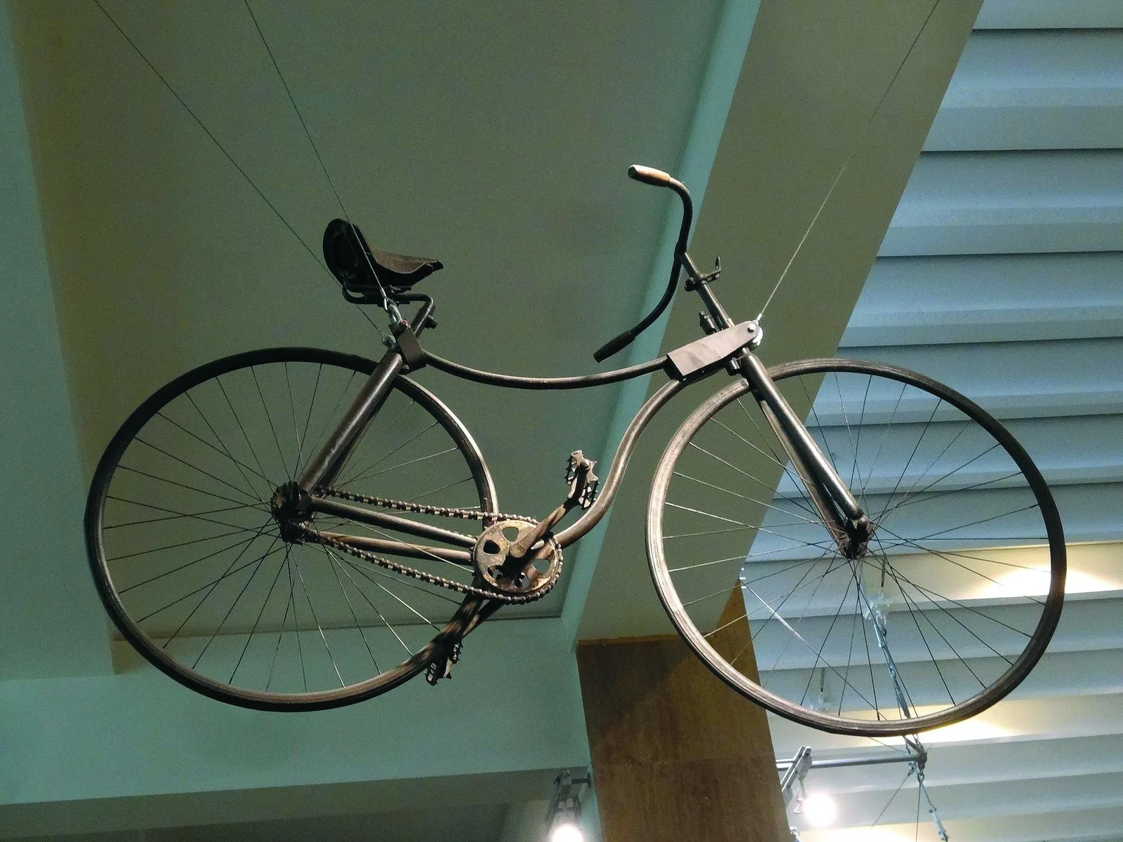 A safety bicycle of about 1885 in the London Science Museum