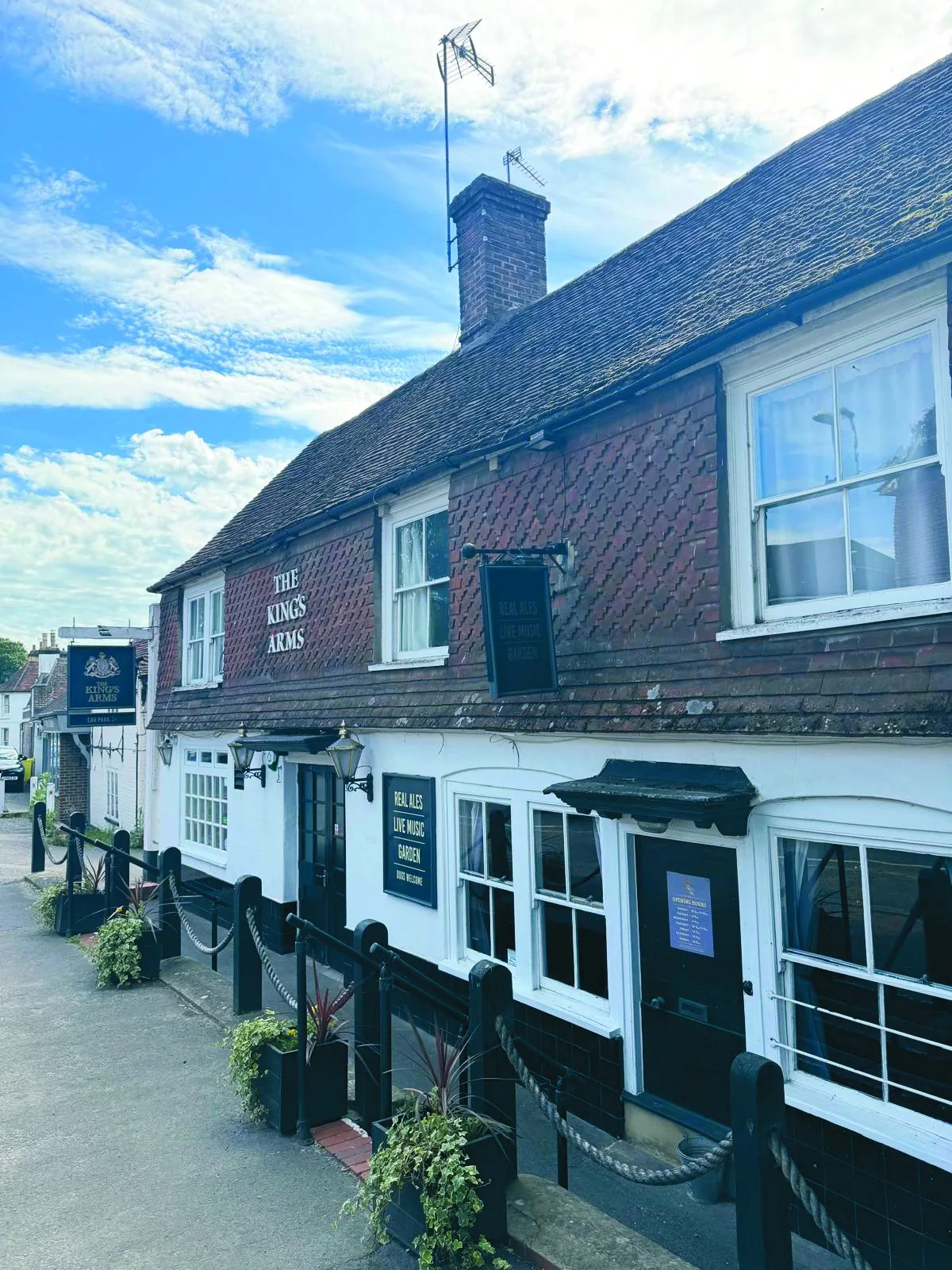 The King's Arms at Billingshurst photographed in 2026